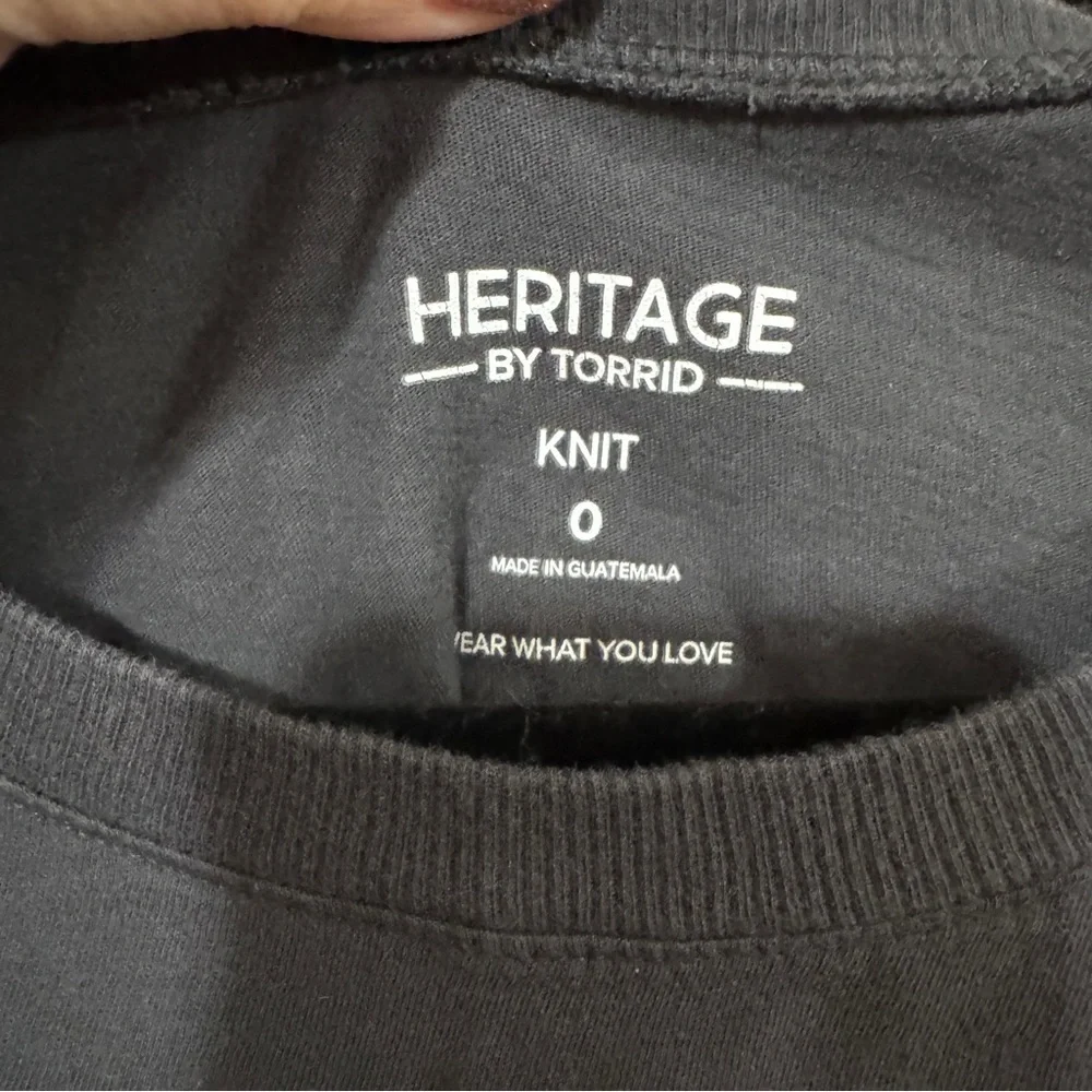 Torrid Heritage Yin-Yang Sun & Wave Graphic Tee — Size 0 - Picture 2 of 4